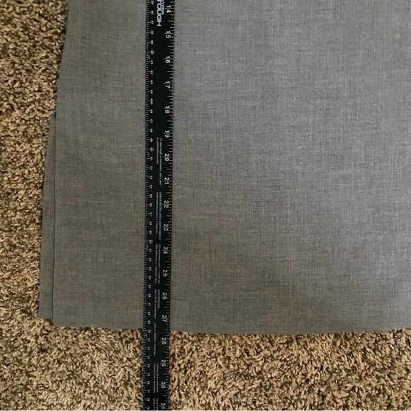 EUC Trina Turk Jaya Tunic Mock Neck Sleeveless Top in Gray Sz 2 - Picture 8 of 9